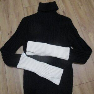 NWT Zara Womens Beautiful black and ivory ribbed cable knit turtleneck Winter M